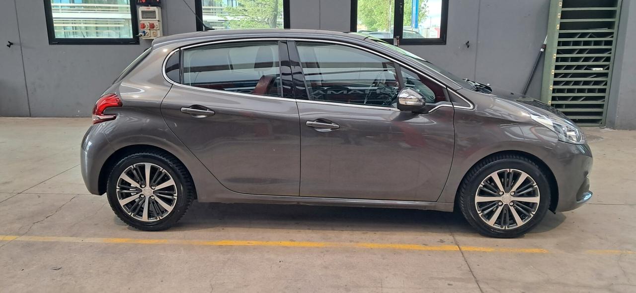 Peugeot 208 PureTech 1.2 km 0