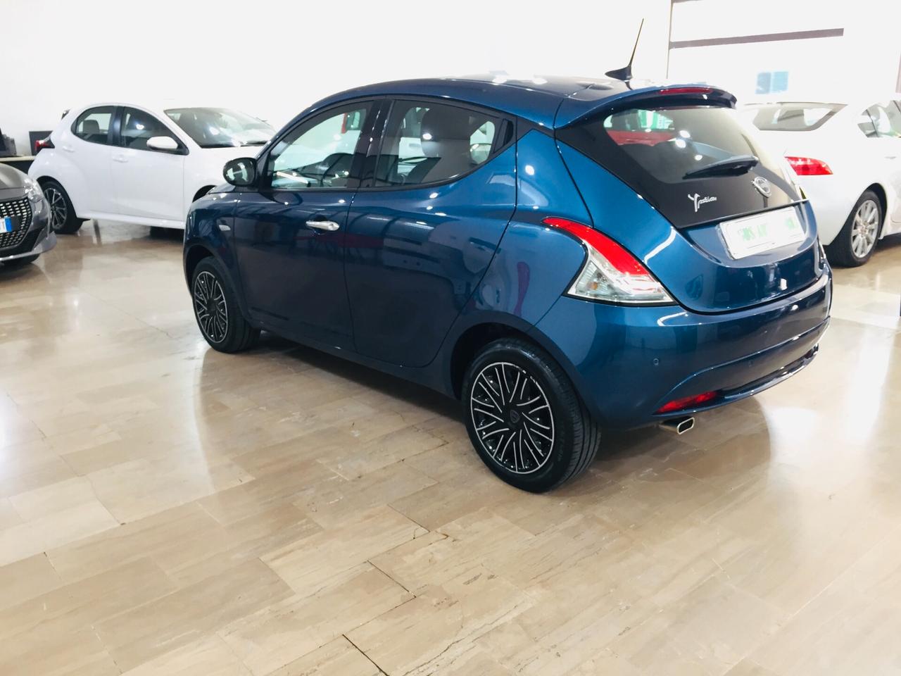 LANCIA Ypsilon 1.0 FireFly 5p. S&S Hybrid