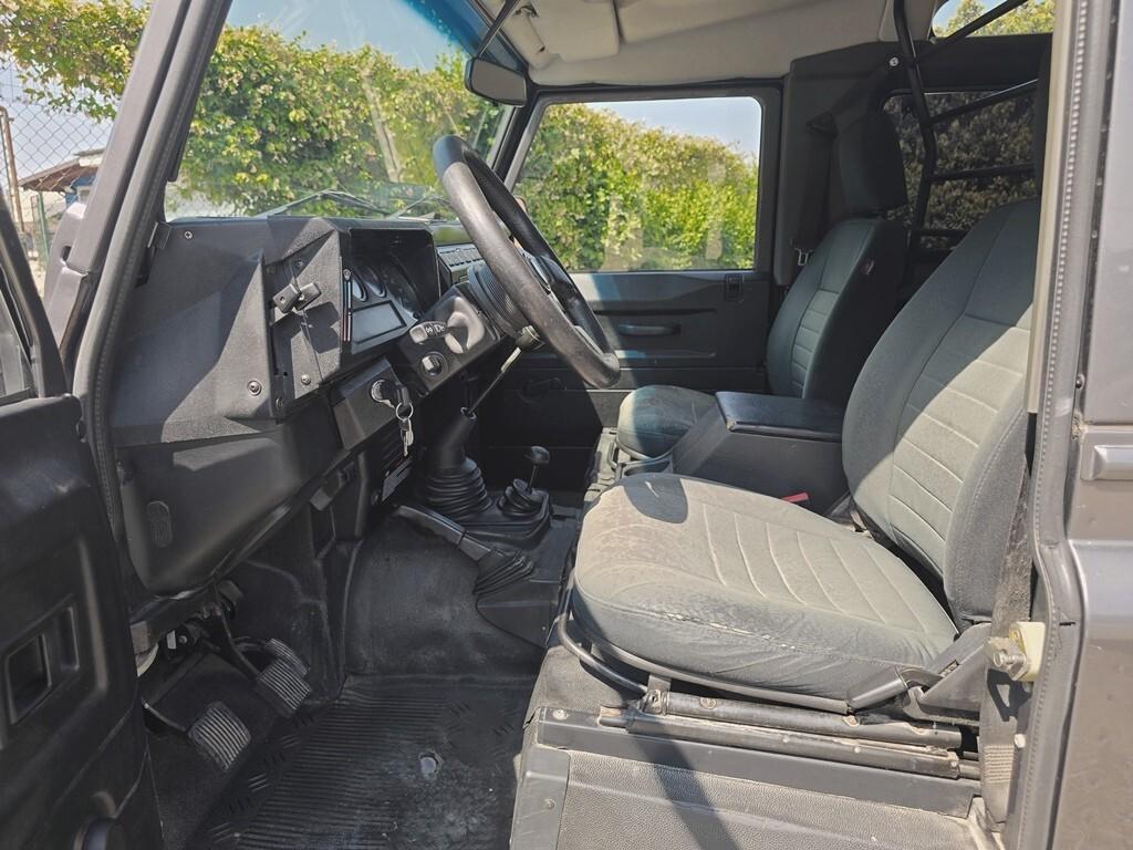 Land Rover Defender 90 TD5 SW DA VETRINA!