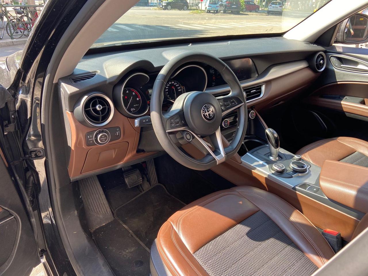 Alfa Romeo Stelvio Executive 2.2 #11022