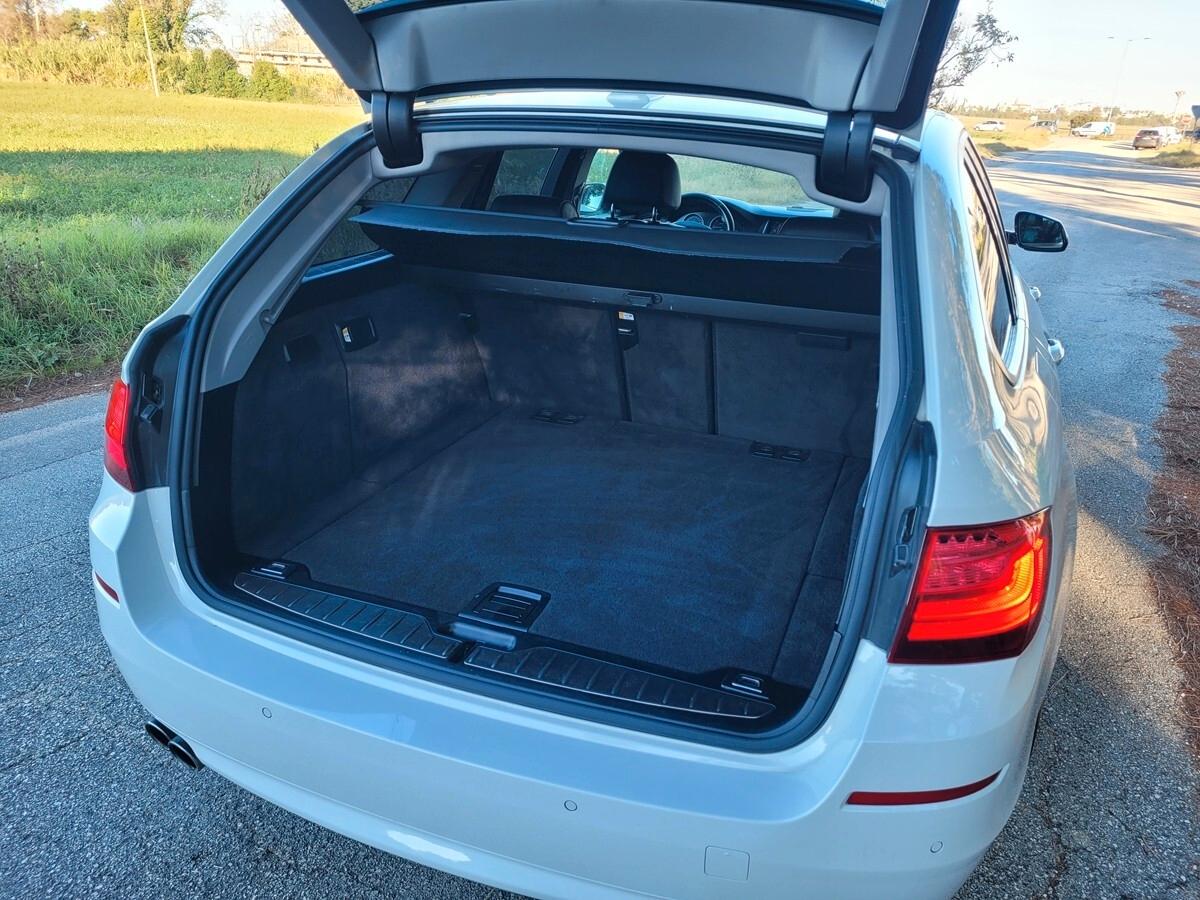Bmw 520d xDrive Touring Luxury