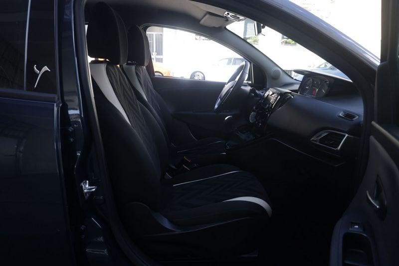 Lancia Ypsilon Lancia Ypsilon 0.9 TwinAir 85 CV AUTOMATICA 5 porte S&S DFN Platinum Unicoproprietario