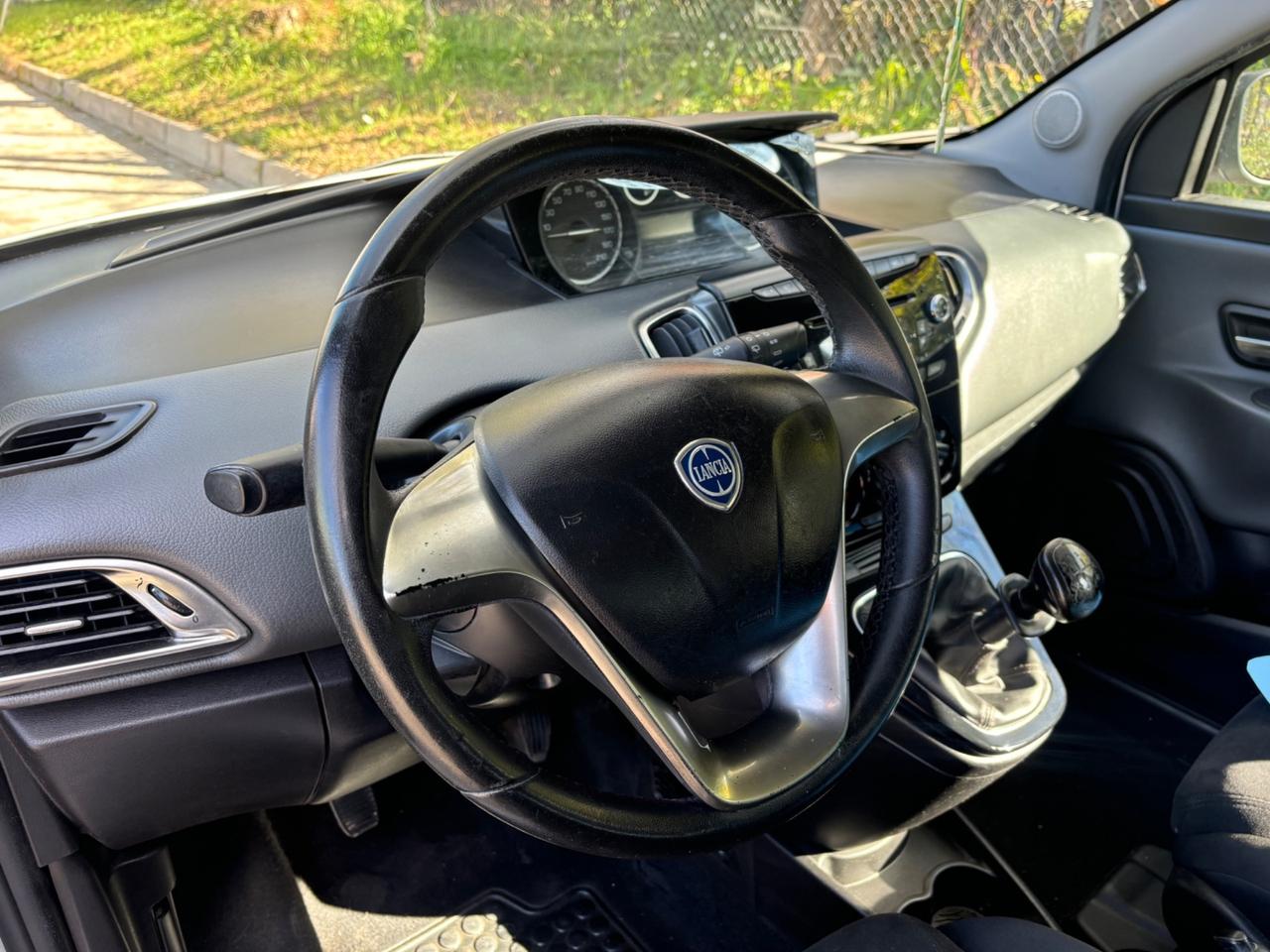 Lancia Ypsilon 1.2 69 CV Unyca NEOPATENTATI