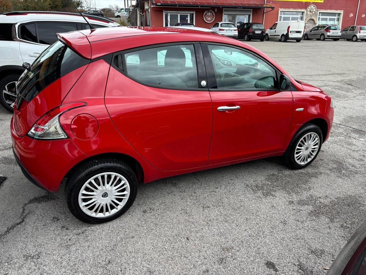 Lancia Ypsilon 0.9 TwinAir 85 CV 5 porte Metano Ecochic Gold
