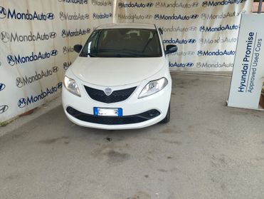 Lancia Ypsilon 1.0 FireFly 5 porte S&S Hybrid Ecochic Silver