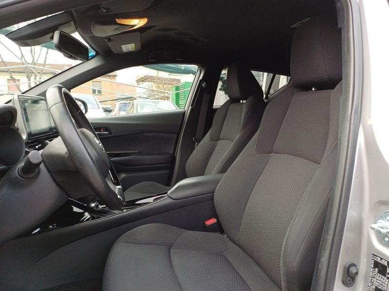 Toyota C-HR C-HR 1.8h Lounge 2wd e-cvt my18