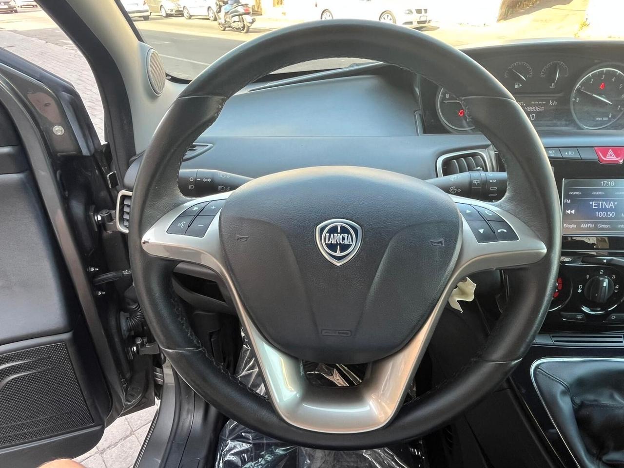 Lancia Ypsilon 1.2 FIRE 69 CV 5 porte Gold