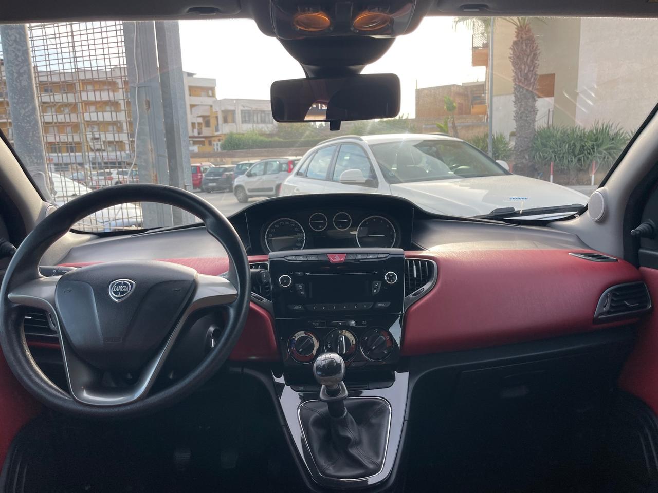 Lancia Ypsilon 1.2 69 CV 5 porte S&S Platinum