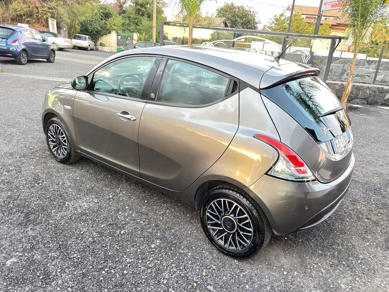 Lancia Ypsilon 1.2 69 CV 5 porte Elle