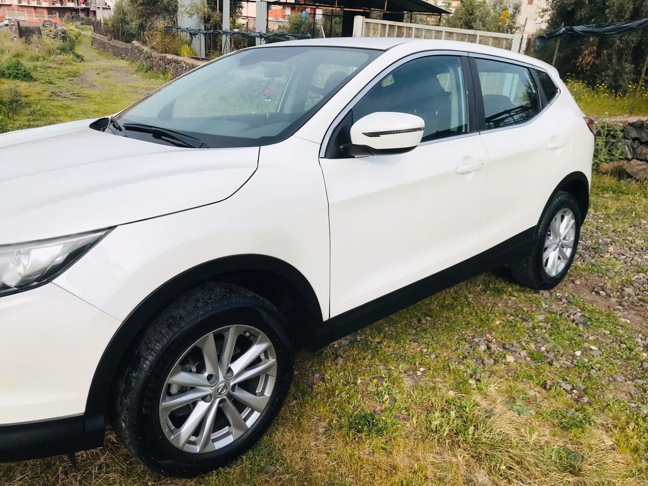Nissan Qashqai 1.5 dCi Tekna diesel corso sicilia n 34 paterno'