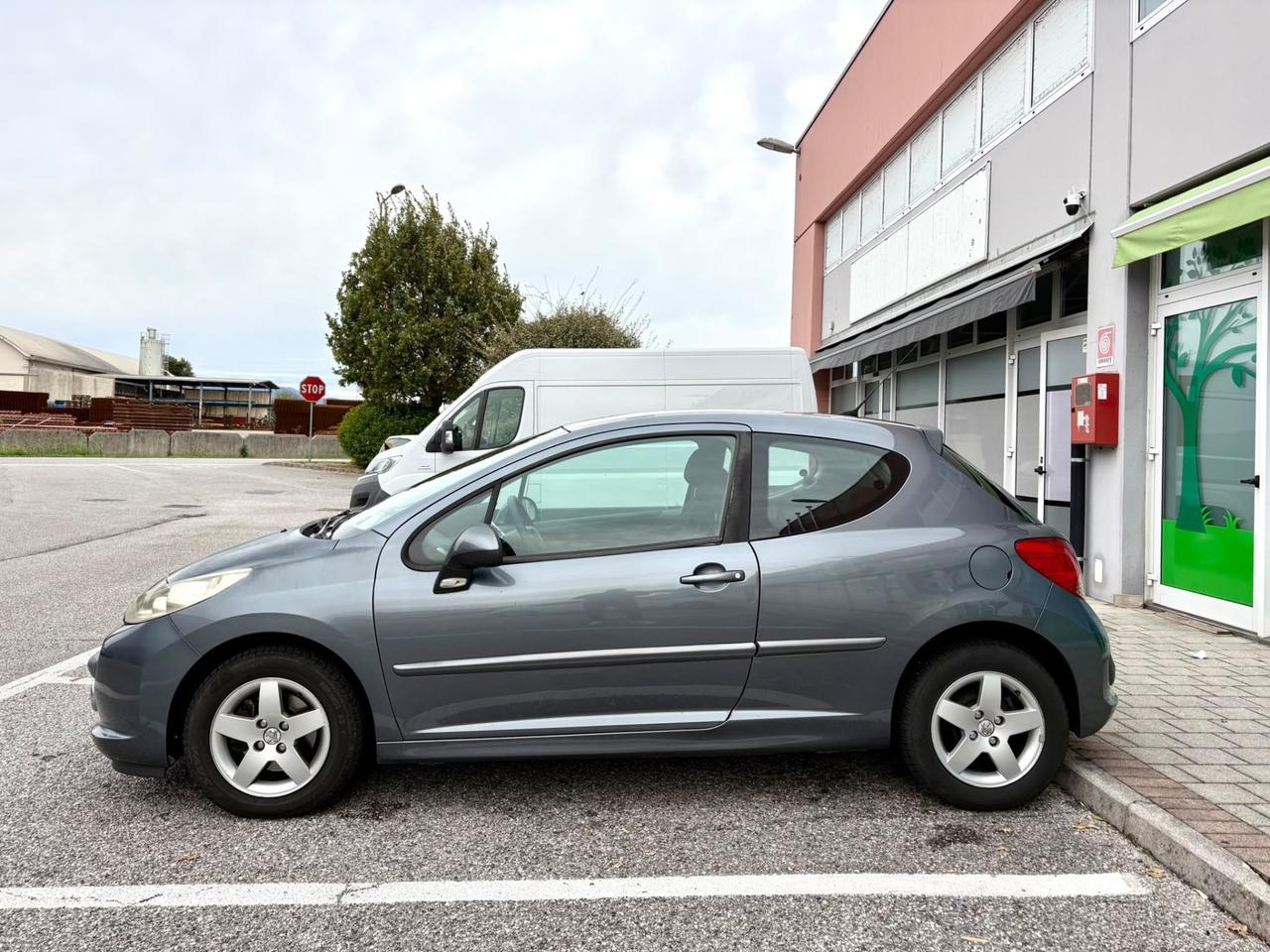 Peugeot 207 1.4 vti Neopatentati