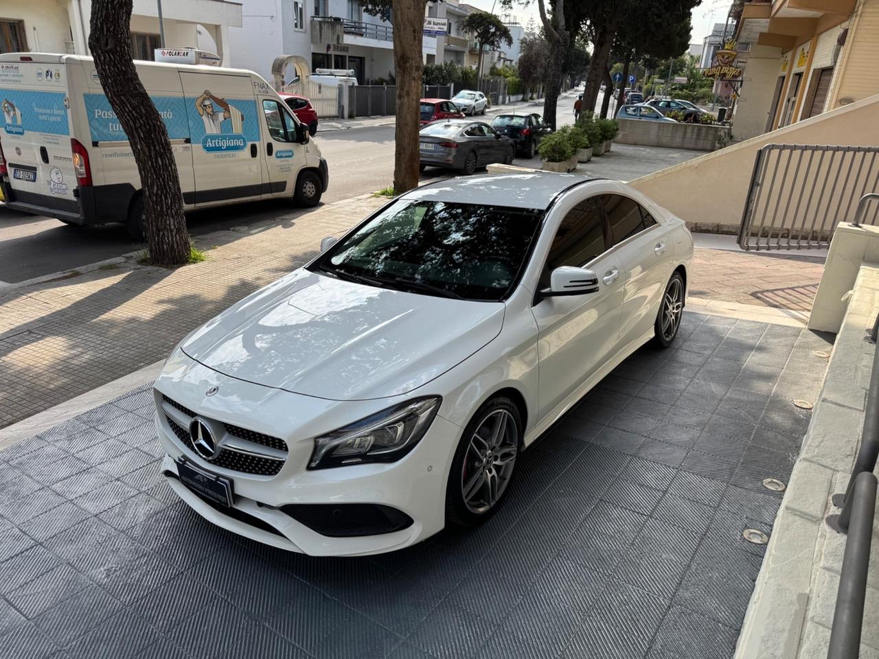 Mercedes-benz CLA 200 d Premium