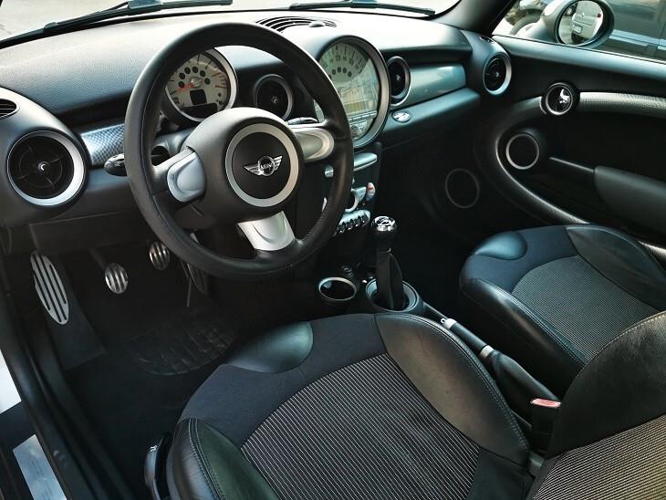 Mini Mini COOPER S (SOLO KM.8000)