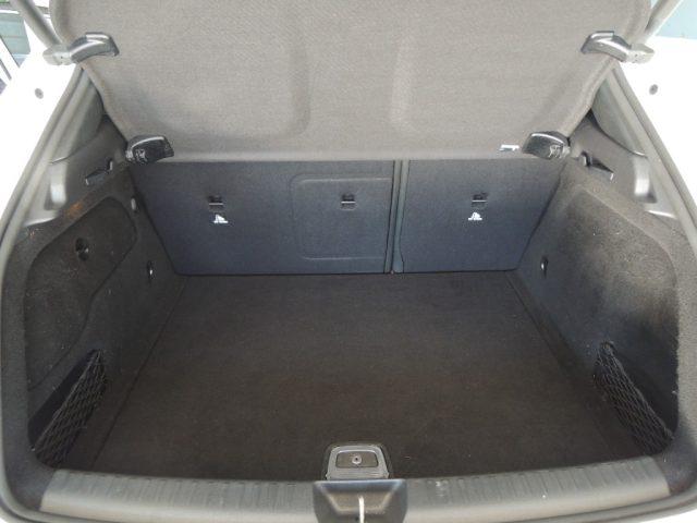 MERCEDES-BENZ GLA 200 d Automatic Premium