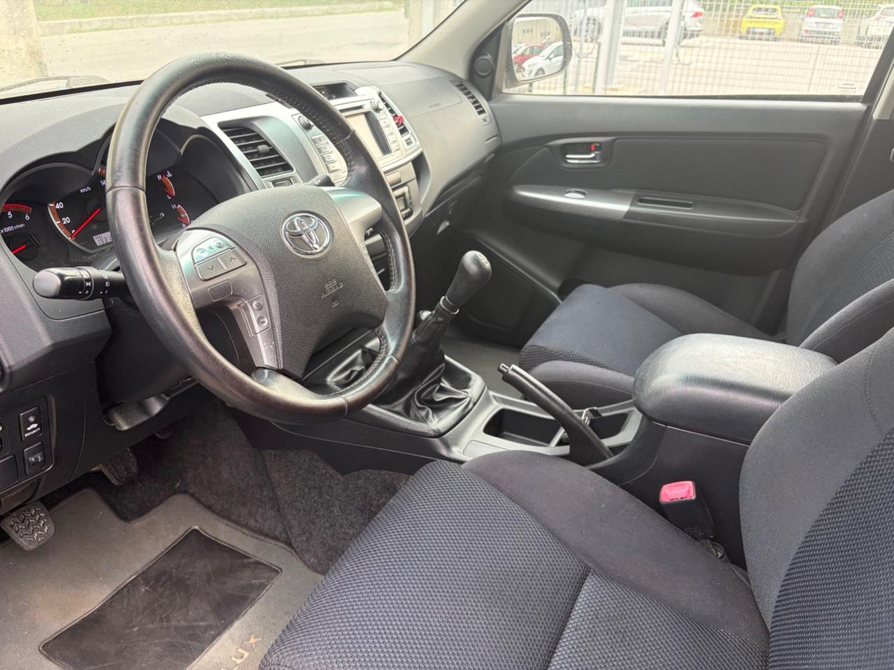 Toyota Hilux 2.5 D-4D 4WD 4p. DC Activex