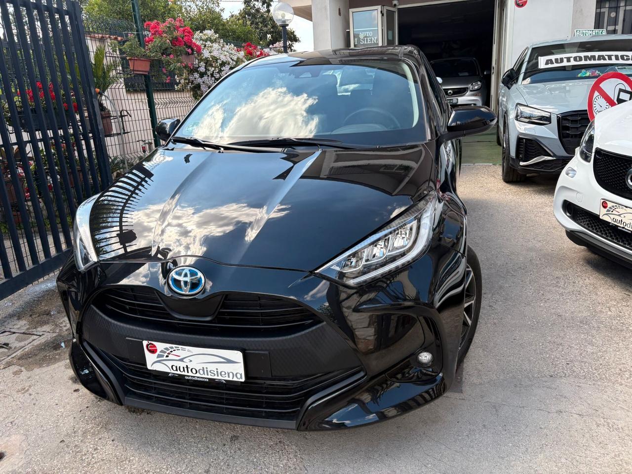 Toyota Yaris 1.5 Hybrid 5 porte Lounge design
