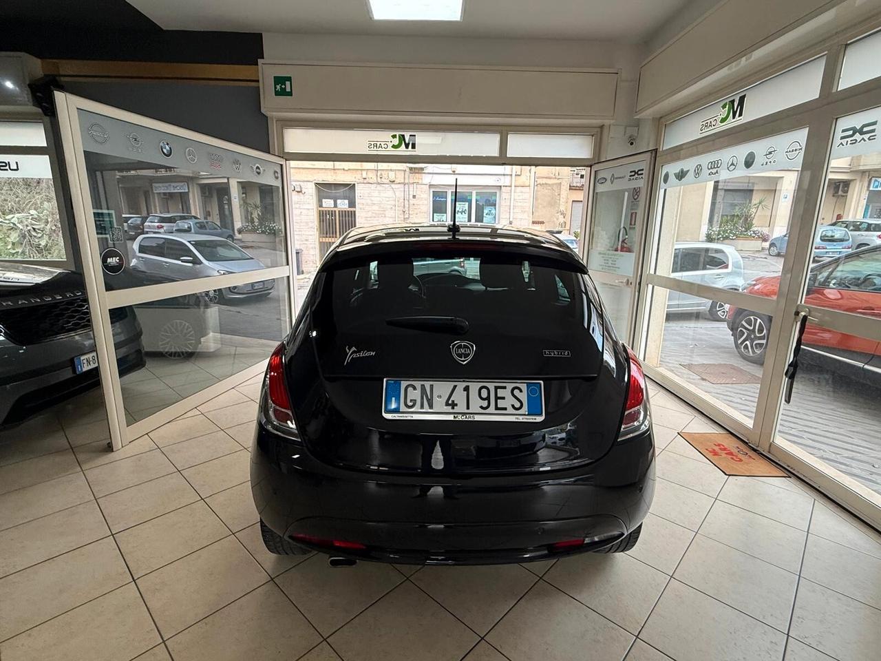 Lancia Ypsilon 1.0 FireFly 5 porte S&S Hybrid Silver Plus