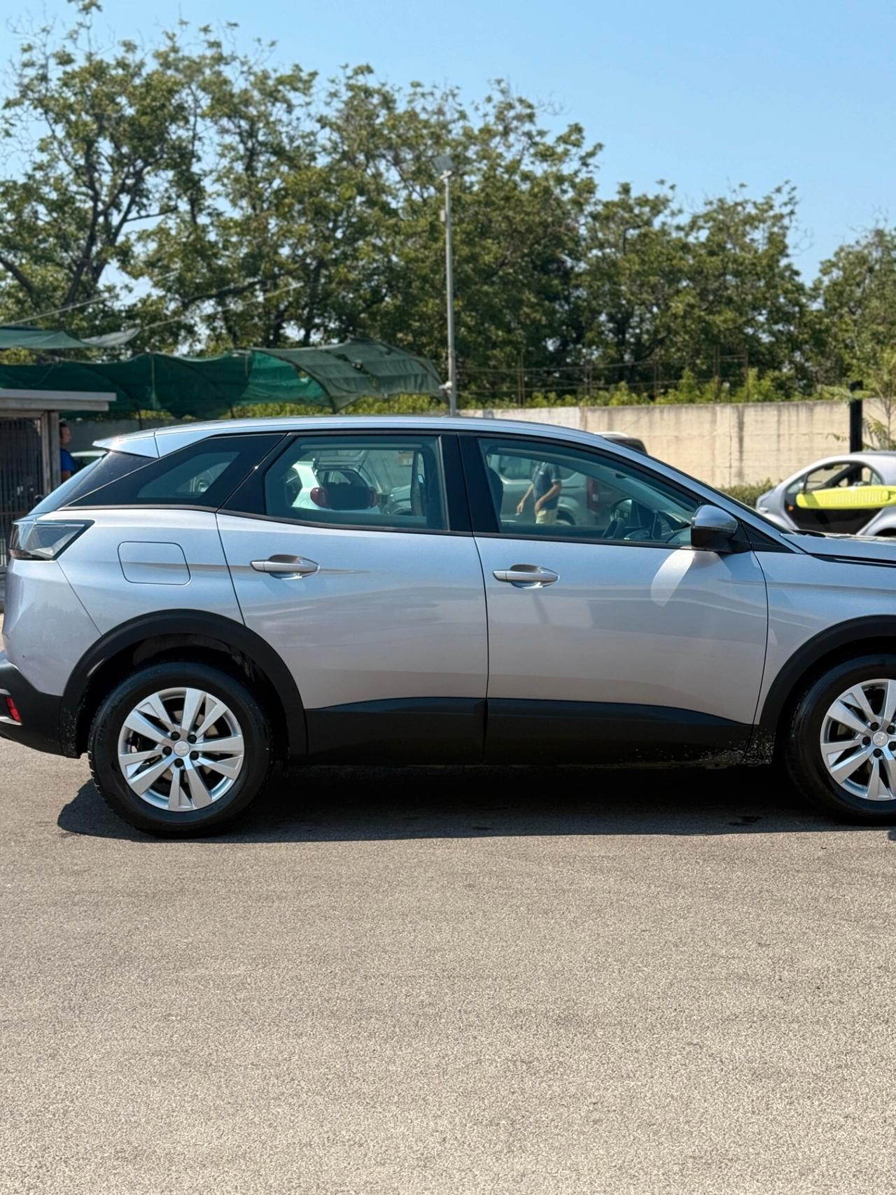 Peugeot 3008 1.5 diesel auto 2021 km certificati