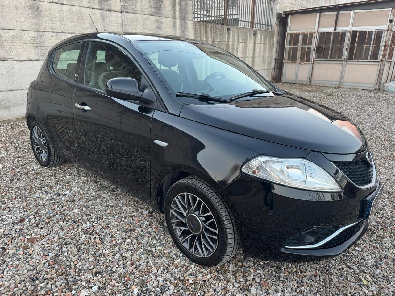 LANCIA YPSILON 1.2 69cv GPL 2016!! GOLD!!!