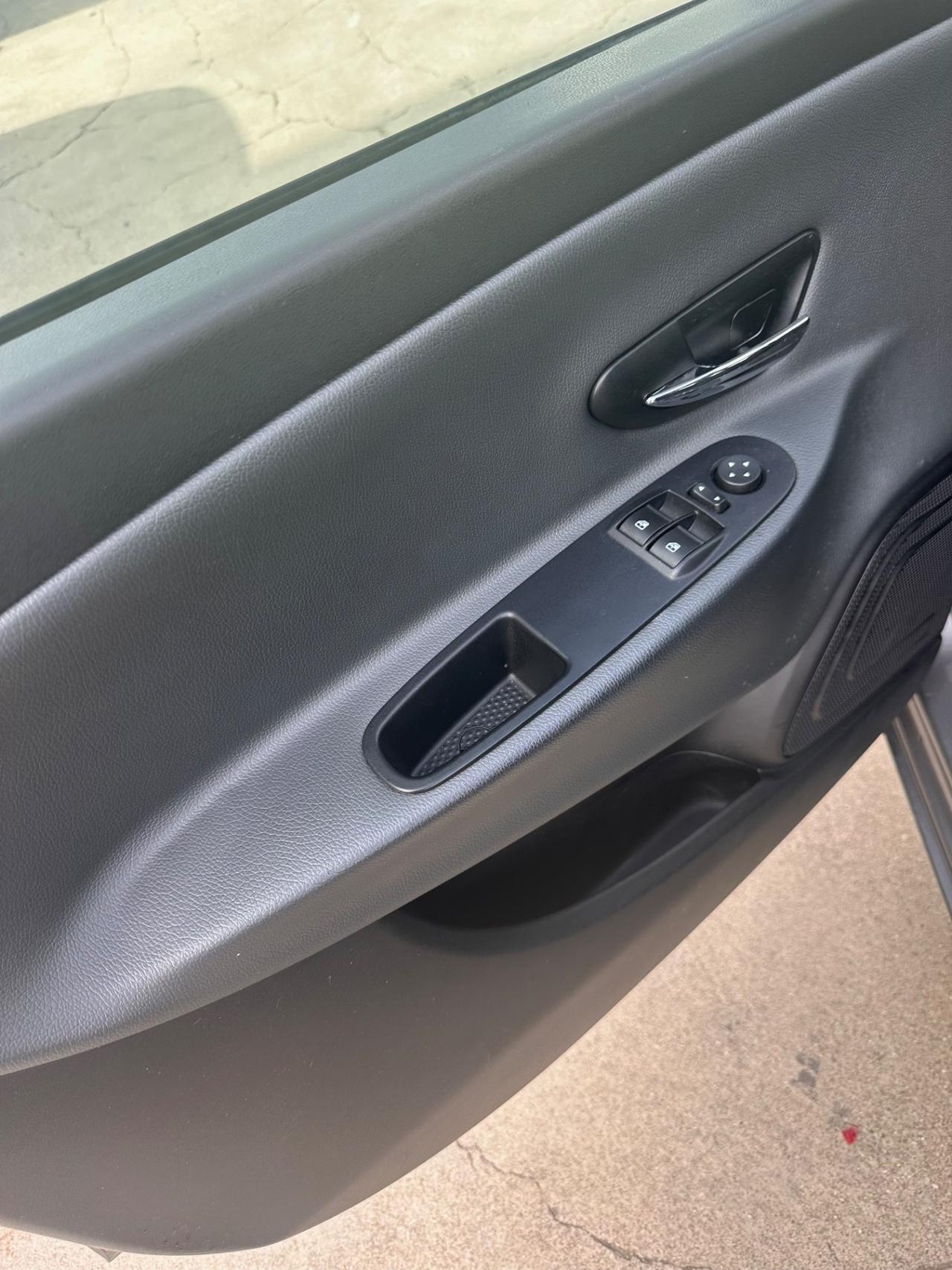 Lancia Ypsilon 1.2 69 CV 5 porte GPL Ecochic Platinum