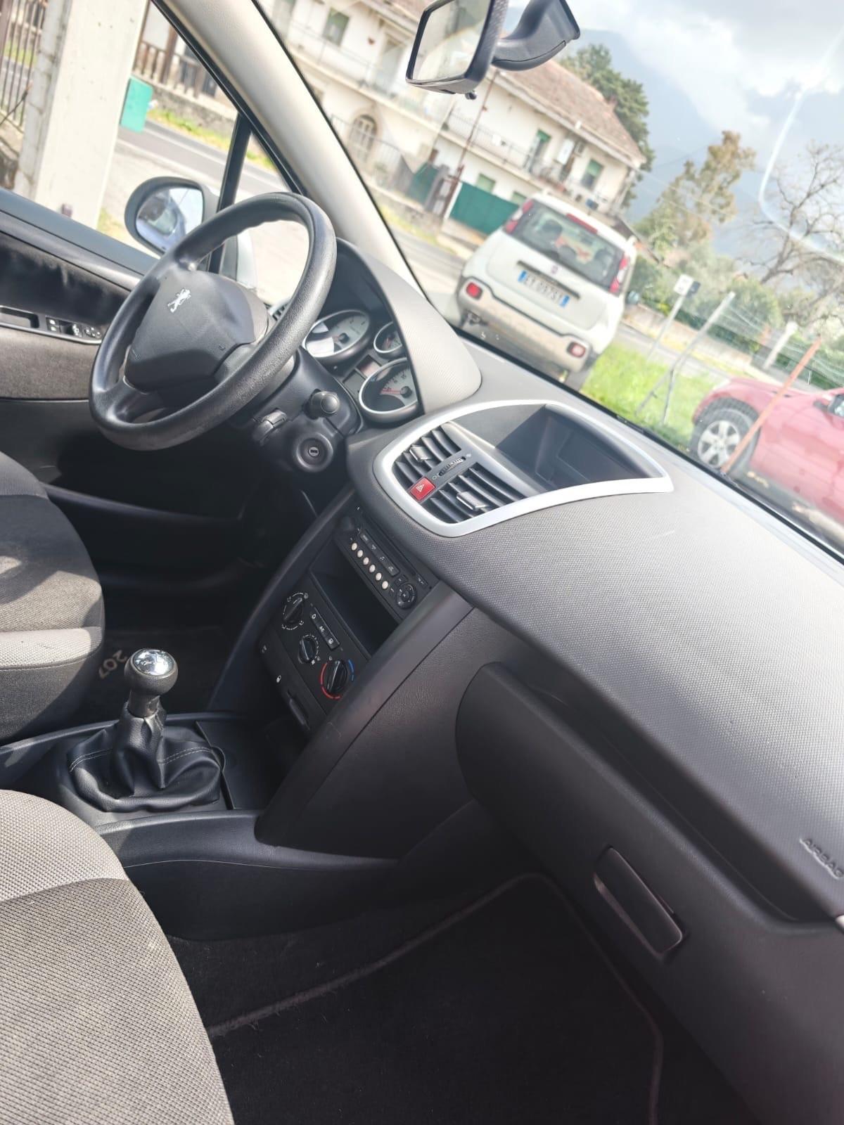 Peugeot 207 1.4 HDi 70CV 5p. Garantita 12 mesi