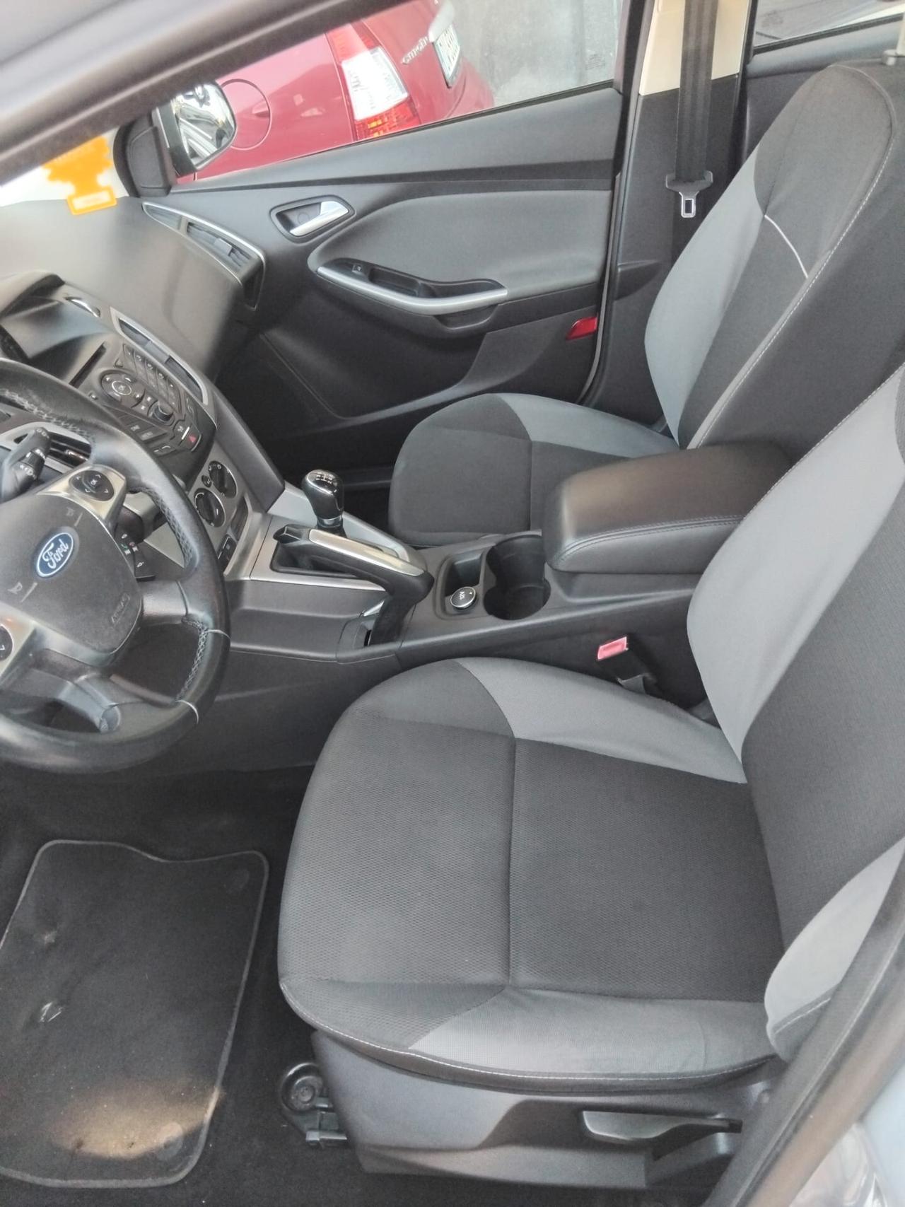 Ford Focus 1.6 benzina