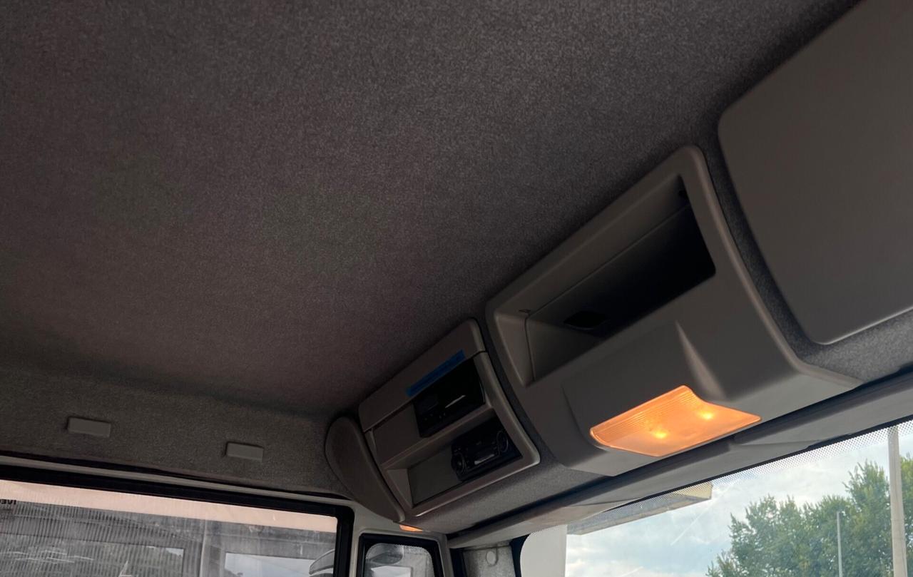IVECO EUROCARGO 75 E 14 CON SPONDA IDRAULICA