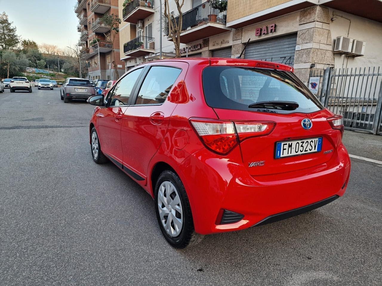 Toyota Yaris 1.5 Hybrid 5 porte Ok neopatentati