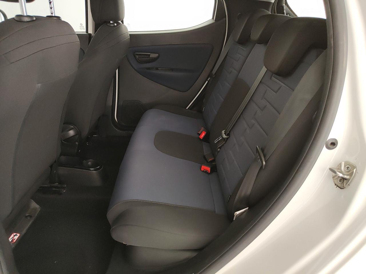 Lancia Ypsilon 1.0 FireFly 5 porte S&S Hybrid Platino