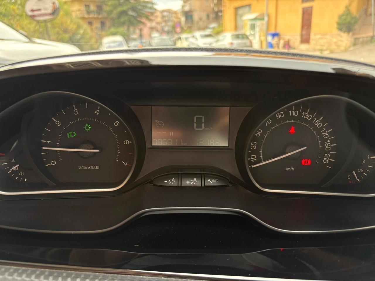 Peugeot 208 PureTech 82 Stop&Start 5 porte Signature