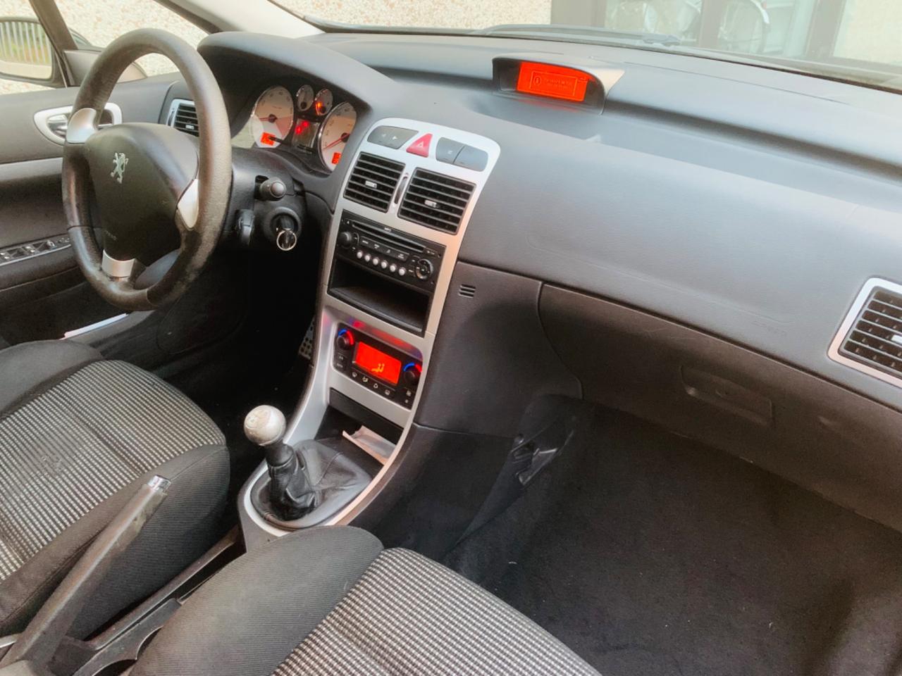 Peugeot 307 1.6 16V CC Tecno