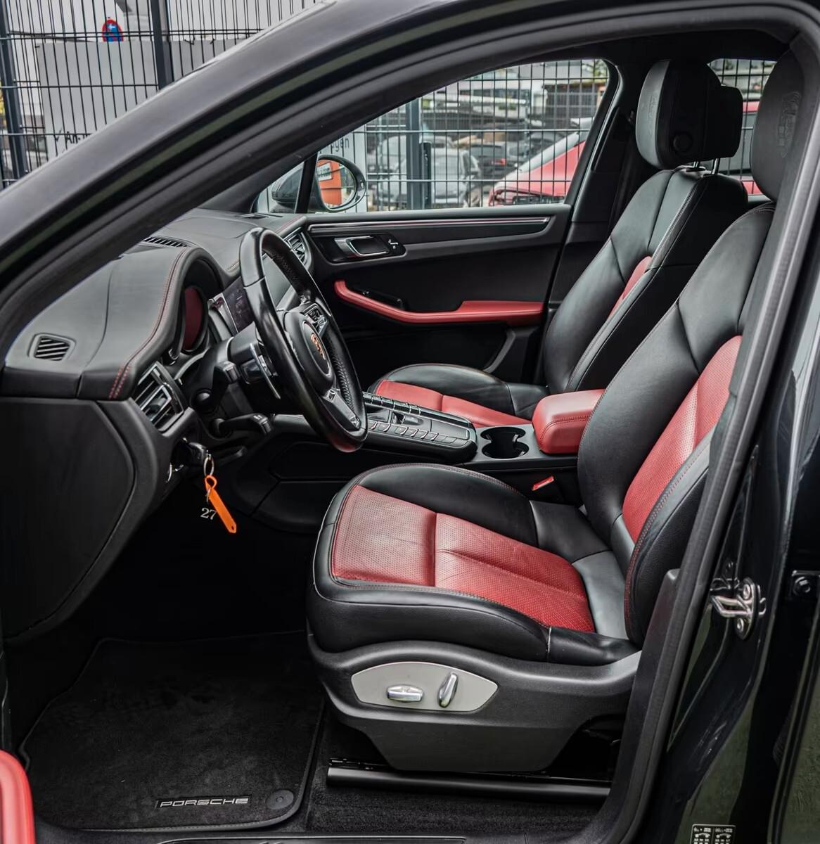 Porsche Macan 2.0T- 21 "-PASM-MATRIX-PELLE