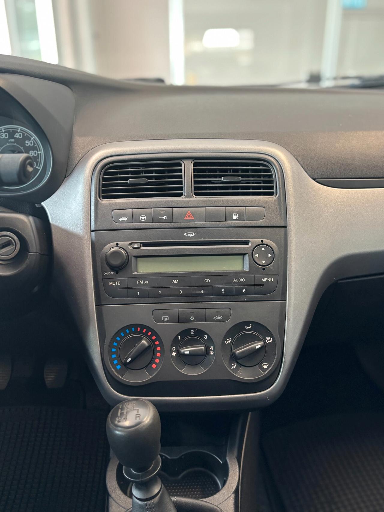 Fiat Punto 5p 1.4 natural power *NEOPATENTATI