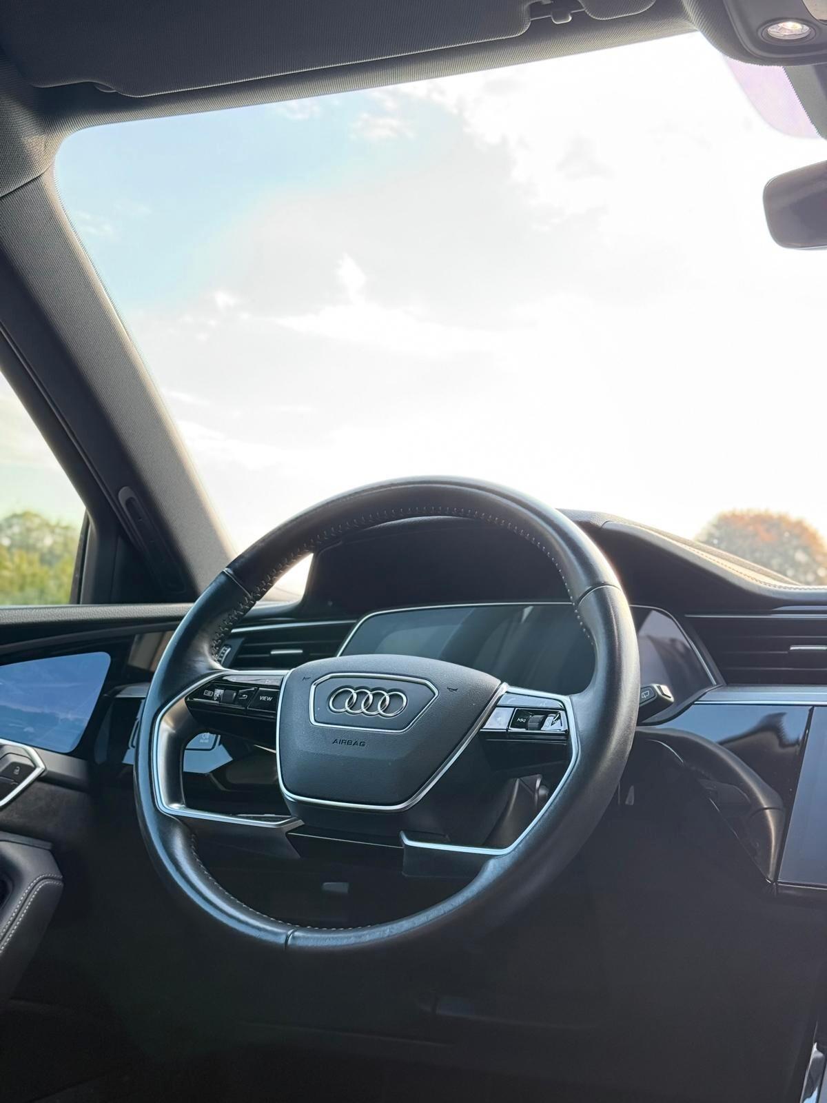 Audi Q8 e-tron 55 quattro S line edition