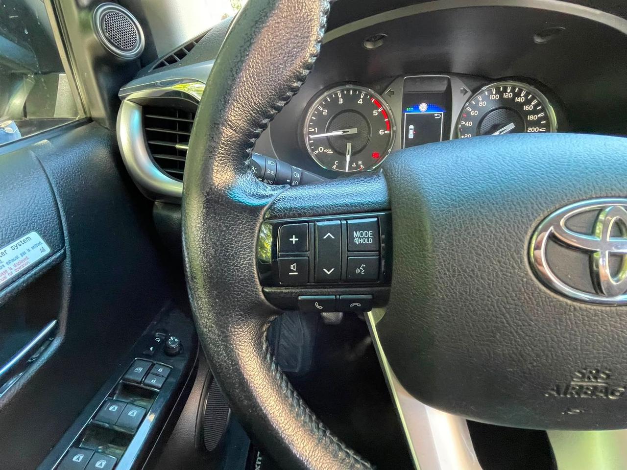 Toyota Hilux 2.4 d double cab Executive 4w #11631