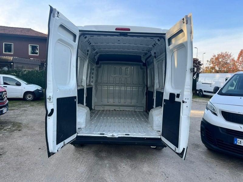 Peugeot Boxer 333 2.2 BlueHDi 120 S&S L2H2 (IVA ESCL.)