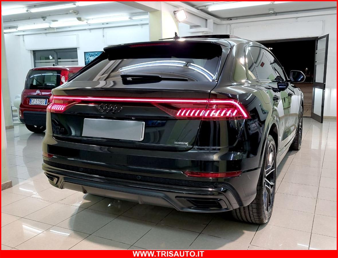 AUDI Q8 50 3.0 TDI Hybrid S-Line Identity Black IVATA (TETTO PANORAMICO APRIBILE)