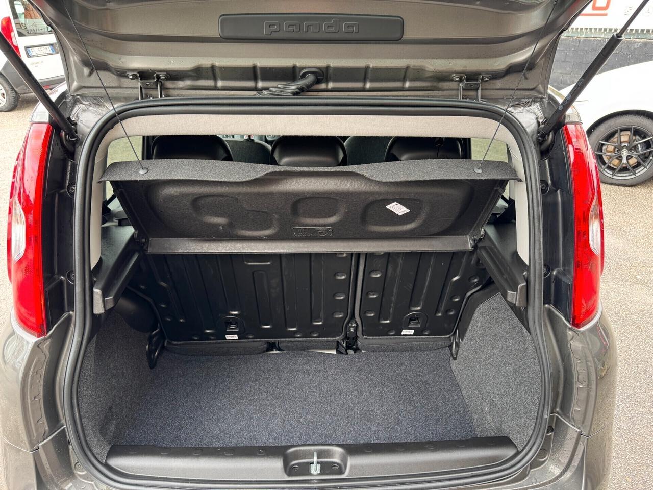 Fiat Panda 1.0 Lounge S&S Hybrid Red