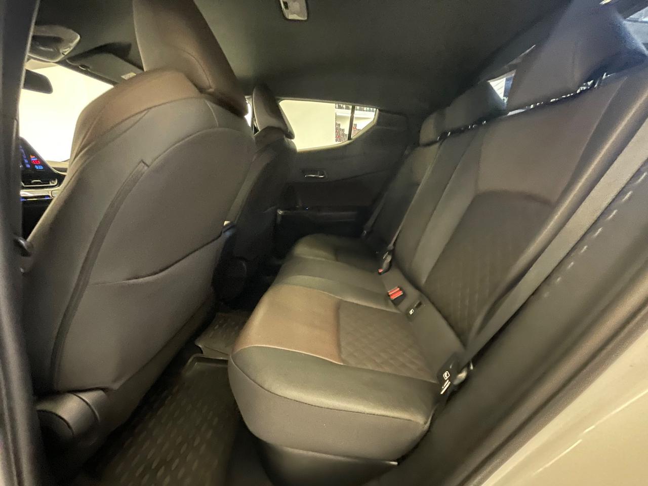 Toyota C-HR 1.8 Hybrid E-CVT Lounge
