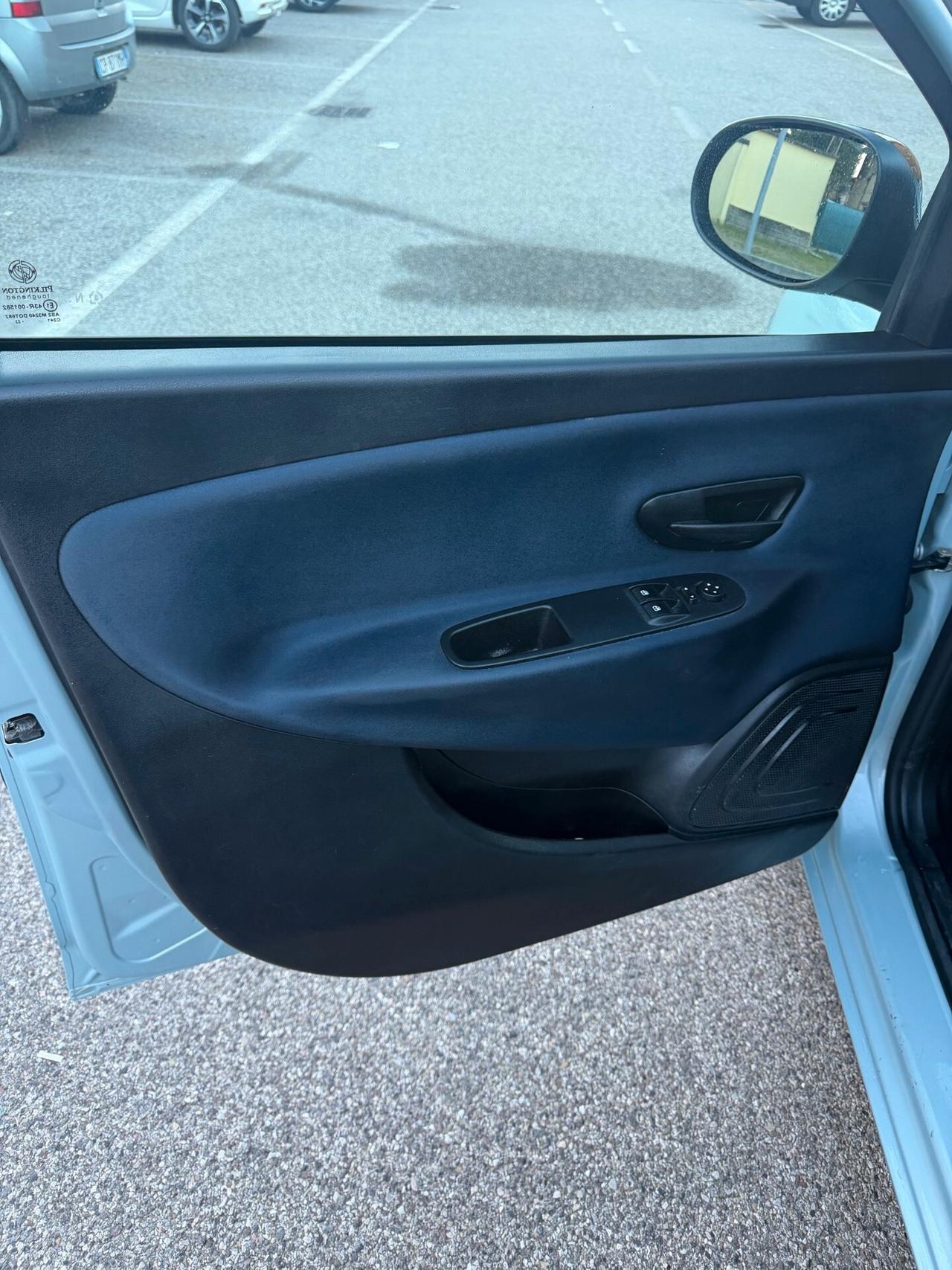 Lancia Ypsilon 1.2 Gpl - NEOPATENTATI - 12 MESI DI GARANZIA -