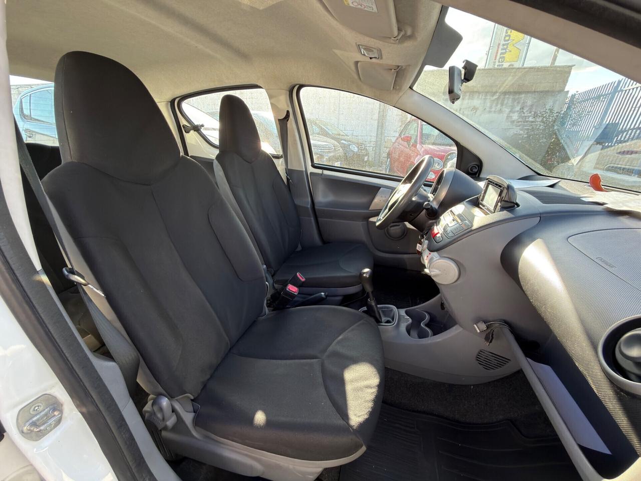 Toyota Aygo 1.0 5 porte Now Connect “NAVI”