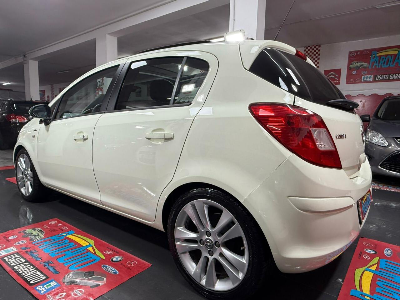 Opel Corsa 1.2 86cv Cosmo - 2011