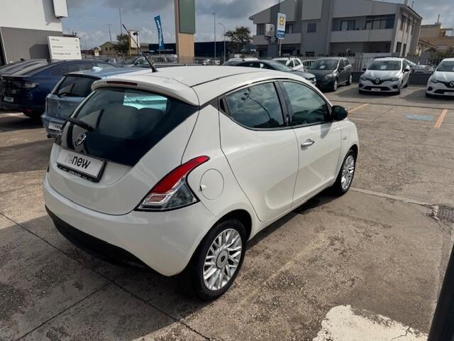 Lancia Ypsilon 1.2 69 CV 5 porte S&S Platinum