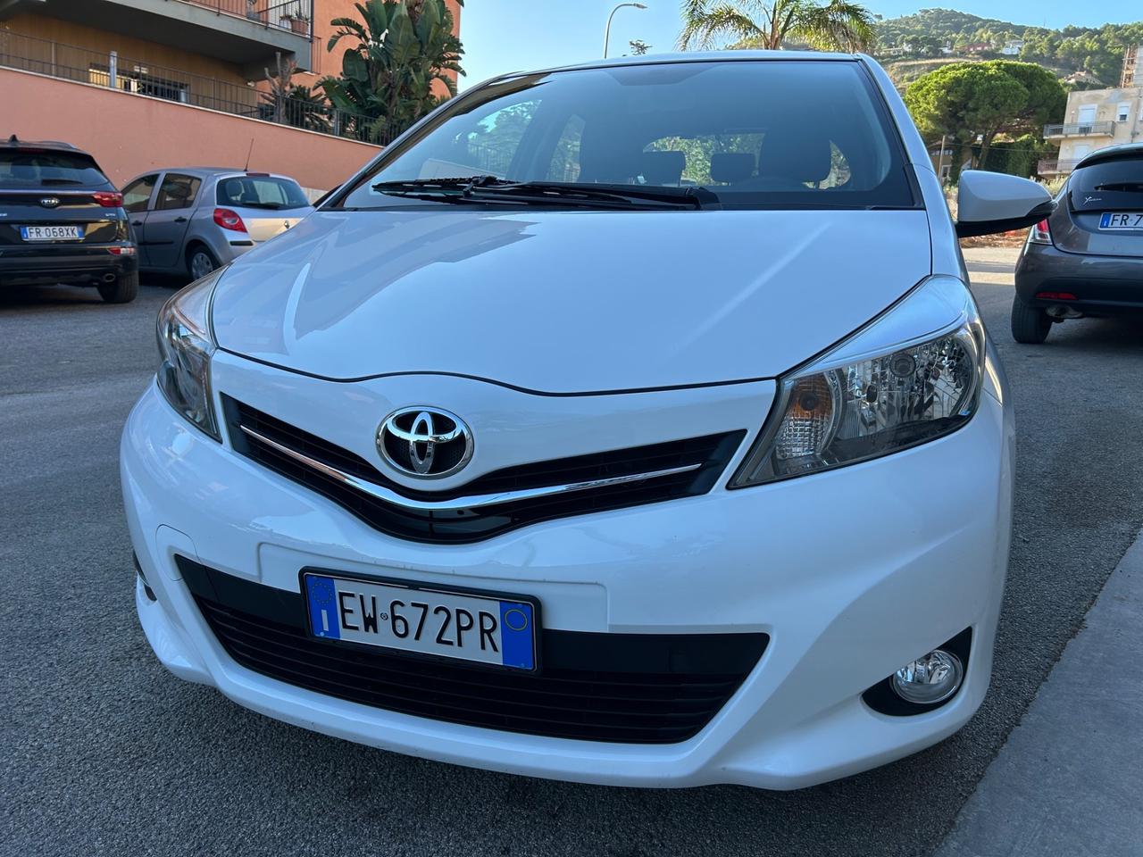 Toyota Yaris 1.0 b. solo 97000 km