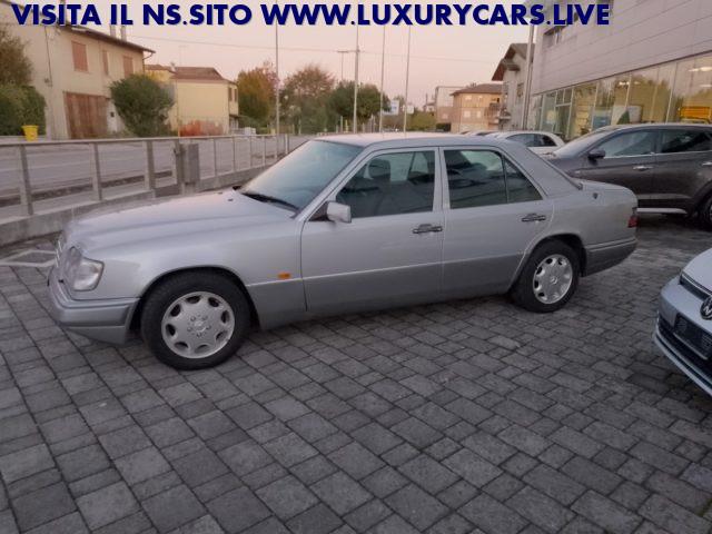 MERCEDES-BENZ E 200 16 cat UNICO PROPRIETARIO TENUTA MANIACALMENTE