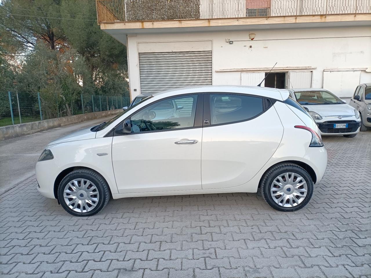 Lancia Ypsilon 1.2 69 CV 5 porte GPL Ecochic Gold