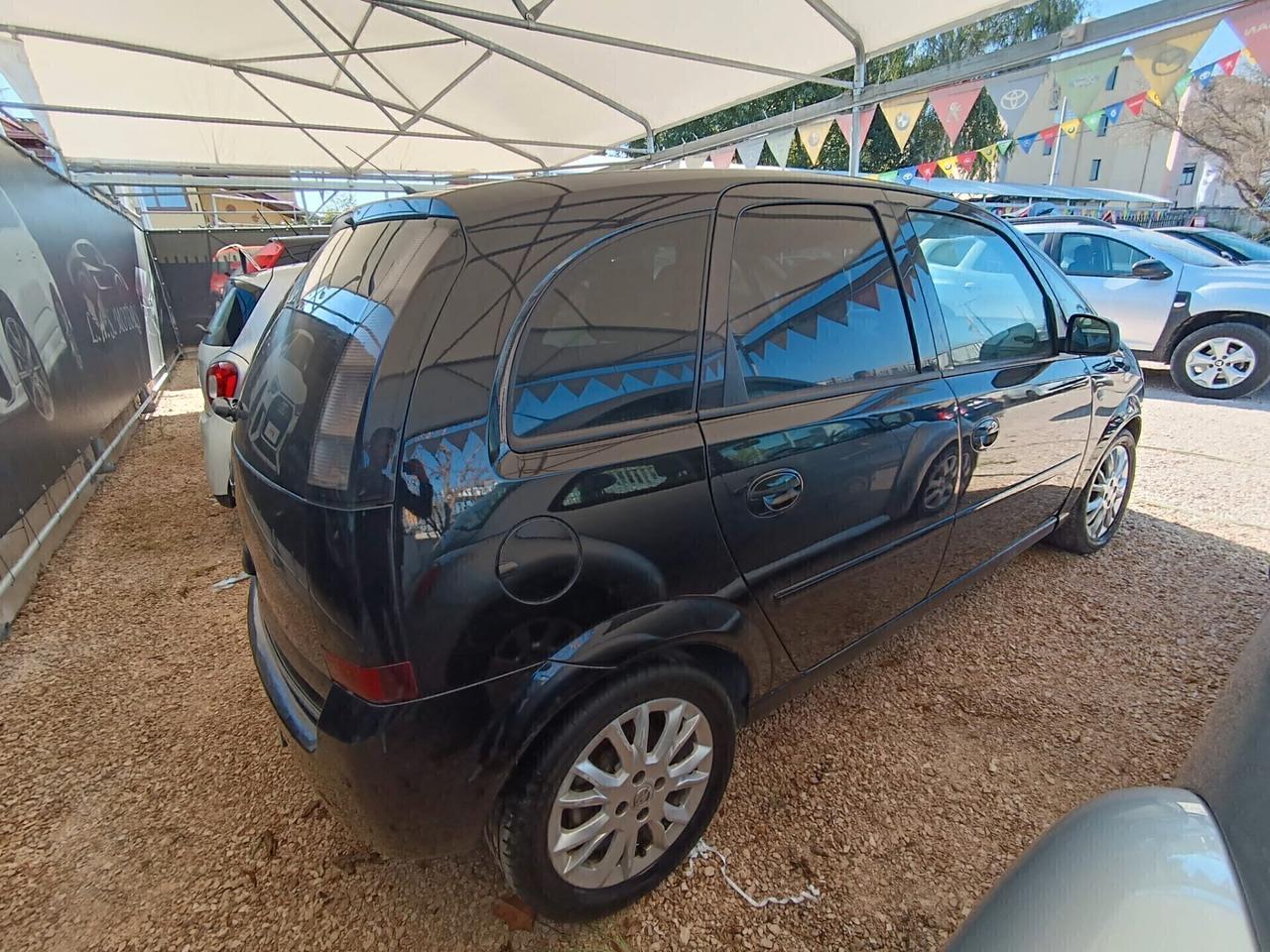 Opel Astra 1.2 Turbo 110 CV Edition
