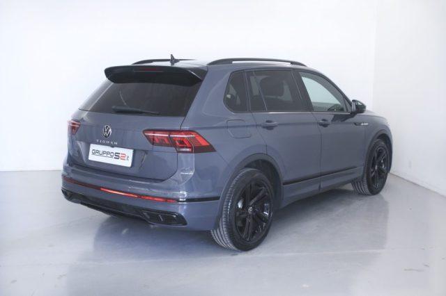 VOLKSWAGEN Tiguan 2.0 TDI 150 CV SCR DSG R-Line Black Pack/Matrix