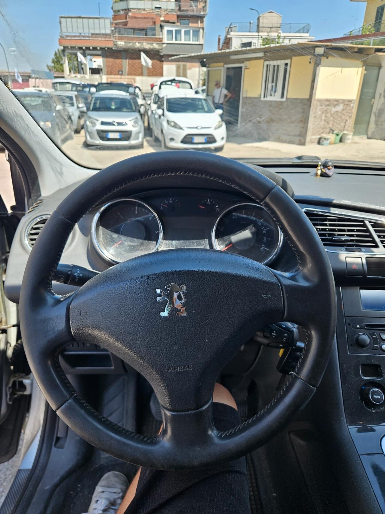 Peugeot 3008 1.6 HDi 115CV Allure
