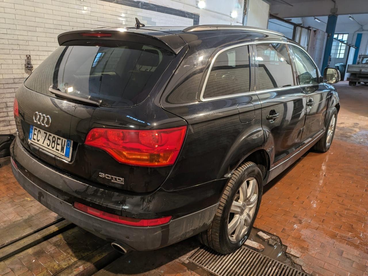 Audi Q7 3.0 V6 TDI 233CV quattro tiptronic